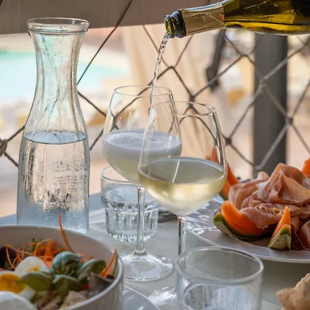 Szálloda Mediterraneo Cavi di Lavagna