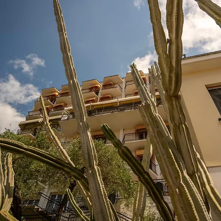 Mediterraneo Szálloda Cavi di Lavagna