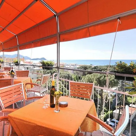Hotel Mediterraneo Cavi di Lavagna